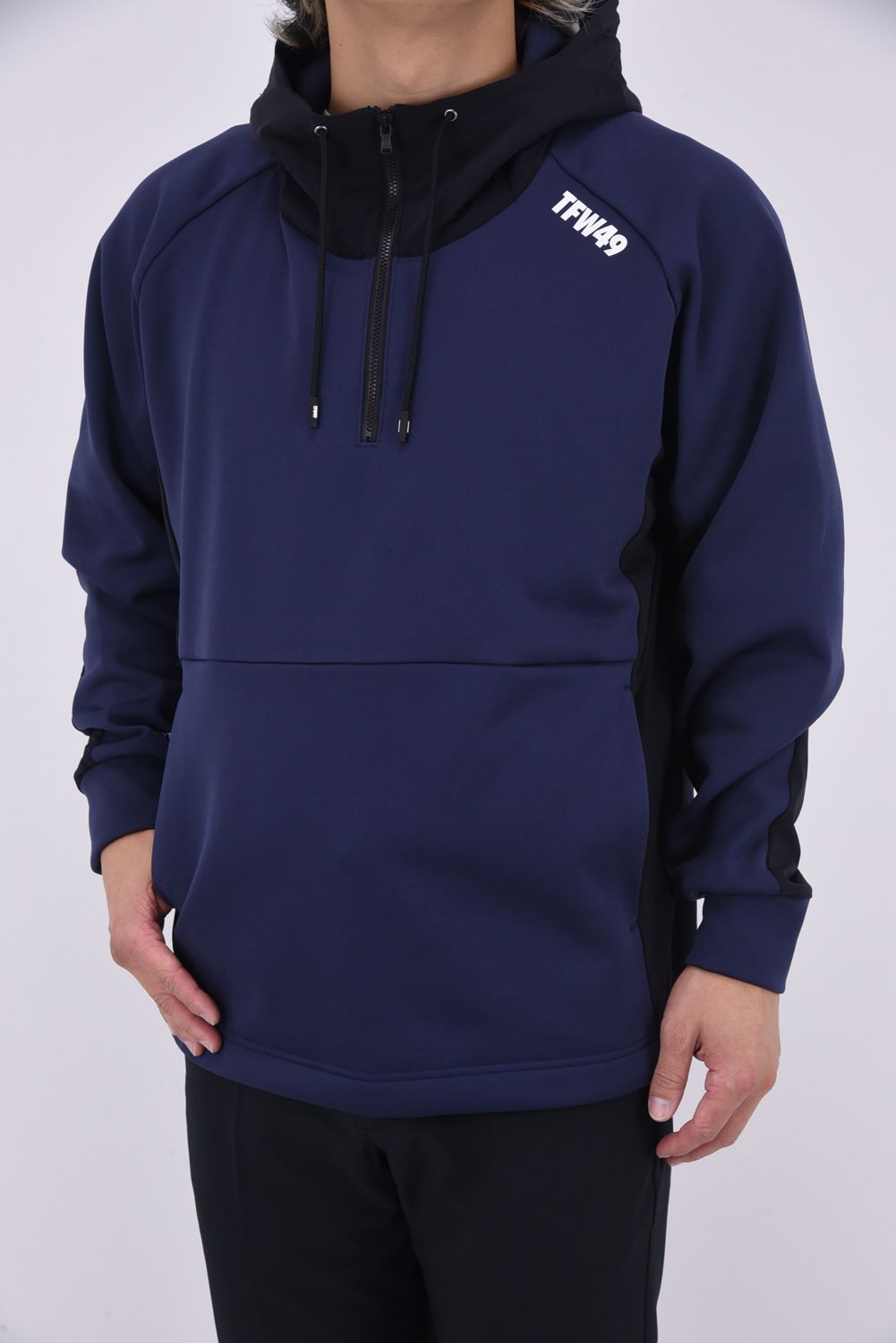 TFW49 - COMBINATION HOODIE / ハーフジップ プルオーバーフーディー